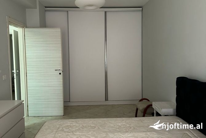 Shtepi me qera Apartament ne Tirane, 1+1, Mobilimi E mobiluar, Pagesa 380  Euro.