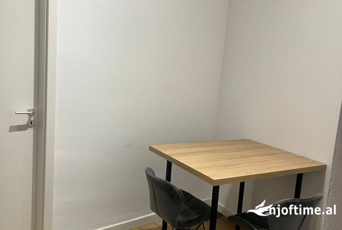Shtepi me qera Apartament ne Tirane, 1+1, Mobilimi E mobiluar, Pagesa 500  Euro.