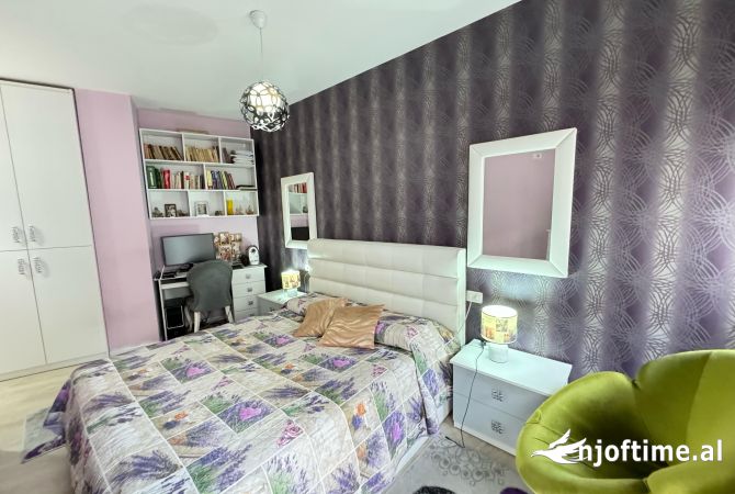 Shtepi ne shitje Apartament ne Tirane, 2+1, Mobilimi E mobiluar, Pagesa 210,000  Euro.