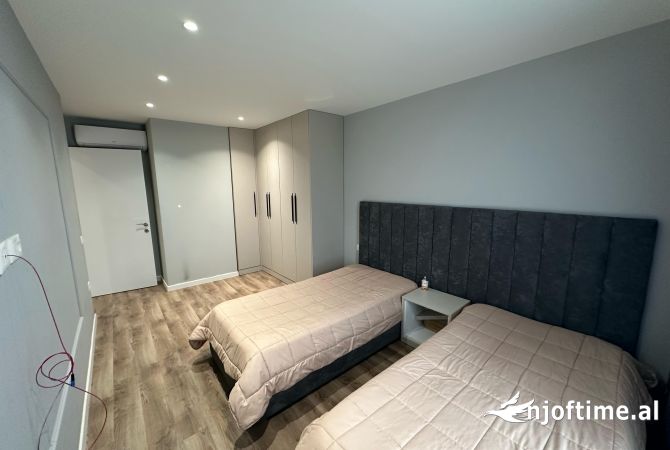 Shtepi me qera Apartament ne Tirane, 2+1, Mobilimi E mobiluar, Pagesa 800  Euro.