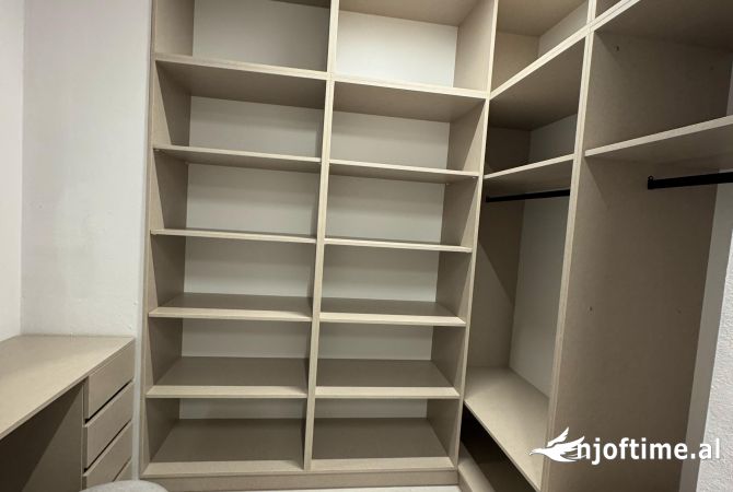 Shtepi me qera Apartament ne Tirane, 1+1, Mobilimi E mobiluar, Pagesa 550  Euro.