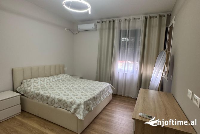 Shtepi me qera Apartament ne Tirane, 2+1, Mobilimi E mobiluar, Pagesa 800  Euro.
