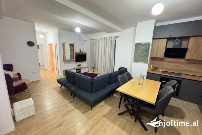 Shtepi me qera Apartament ne Tirane, 2+1, Mobilimi E mobiluar, Pagesa 600  Euro.