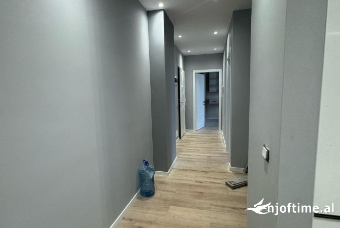 Shtepi me qera Apartament ne Tirane, 2+1, Mobilimi E mobiluar, Pagesa 900  Euro.
