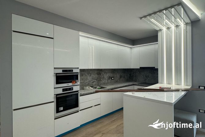 Shtepi me qera Apartament ne Tirane, 2+1, Mobilimi E mobiluar, Pagesa 900  Euro.