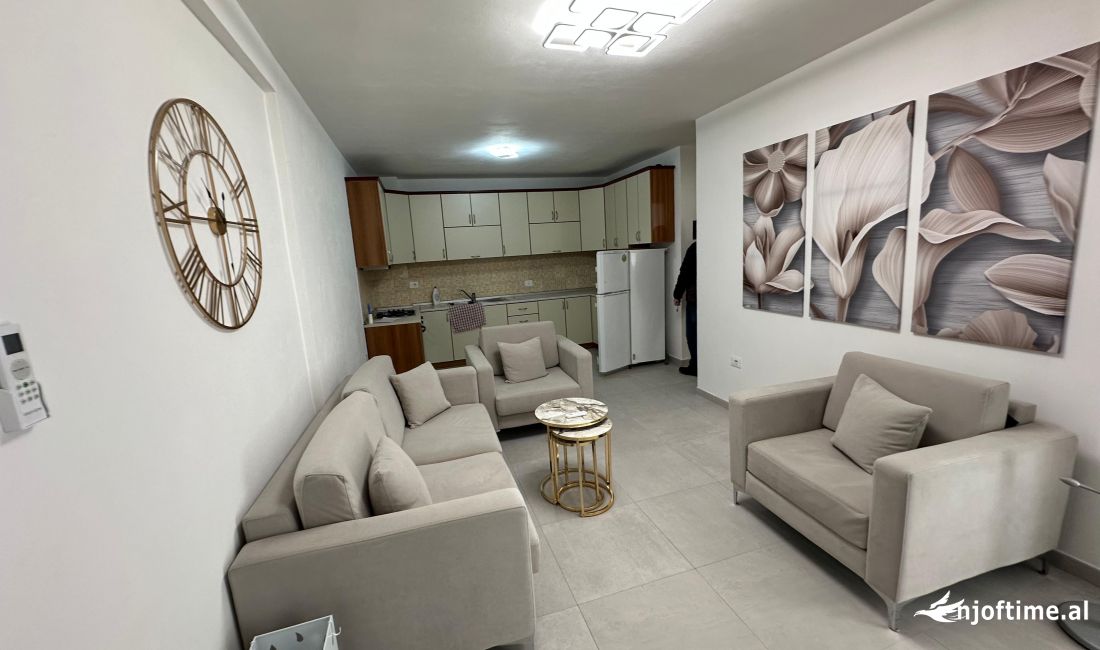Shtepi me qera Apartament ne Tirane, 2+1, Mobilimi Pjeserisht e mobiluar, Pagesa 600  Euro.