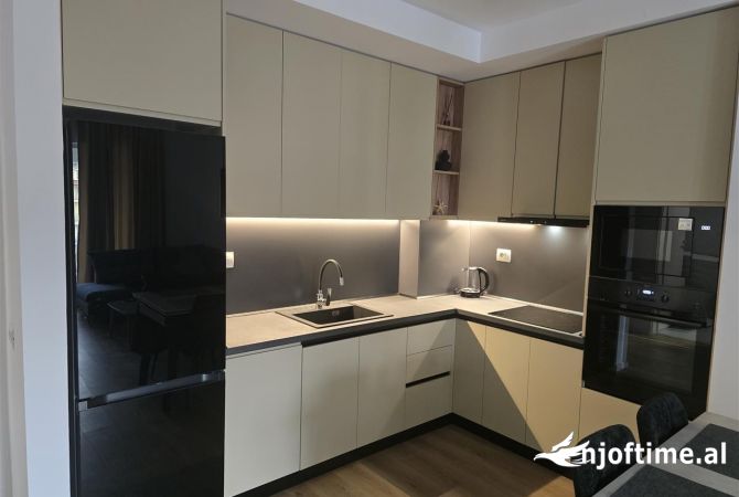 Shtepi me qera Apartament ne Tirane, 1+1, Mobilimi E mobiluar, Pagesa 450  Euro.