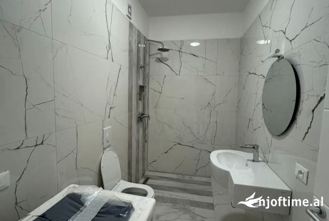 Shtepi me qera Apartament ne Tirane, 1+1, Mobilimi E mobiluar, Pagesa 450  Euro.