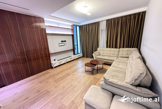 Shtepi me qera 2+1 ne Tirane - 900 Euro