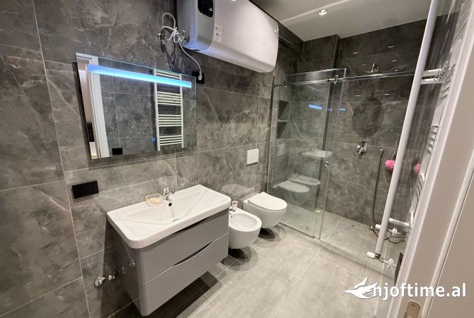 Shtepi me qera Apartament ne Tirane, 2+1, Mobilimi E mobiluar, Pagesa 900  Euro.