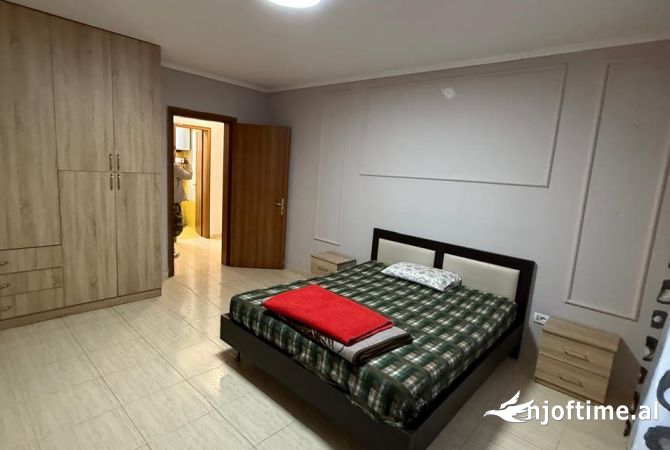 Shtepi me qera Apartament ne Tirane, 2+1, Mobilimi E mobiluar, Pagesa 50,000  Leke.