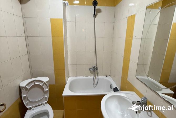 Shtepi me qera Apartament ne Tirane, 2+1, Mobilimi E mobiluar, Pagesa 50,000  Leke.
