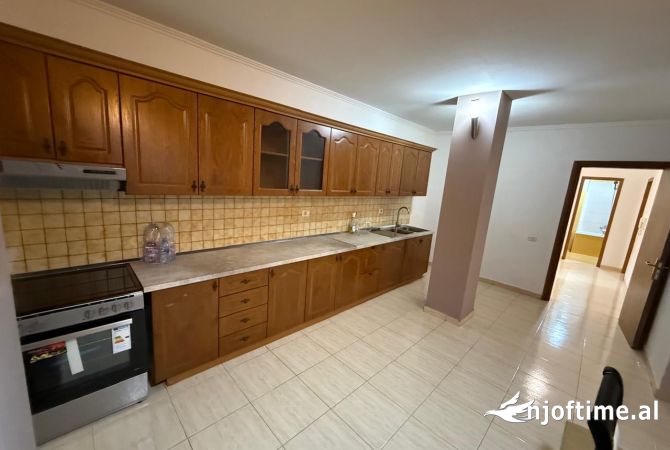 Shtepi me qera Apartament ne Tirane, 2+1, Mobilimi E mobiluar, Pagesa 50,000  Leke.