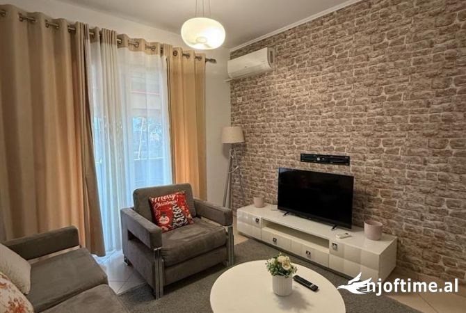 Shtepi me qera 2+1 ne Tirane - 550 Euro