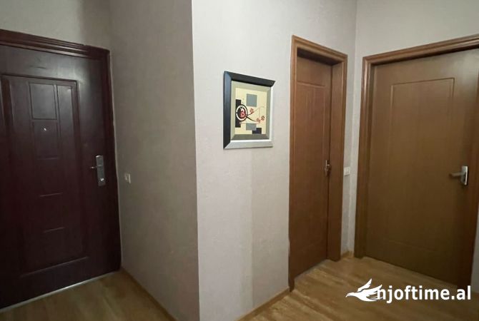 Shtepi me qera Apartament ne Tirane, 2+1, Mobilimi E mobiluar, Pagesa 450  Euro.