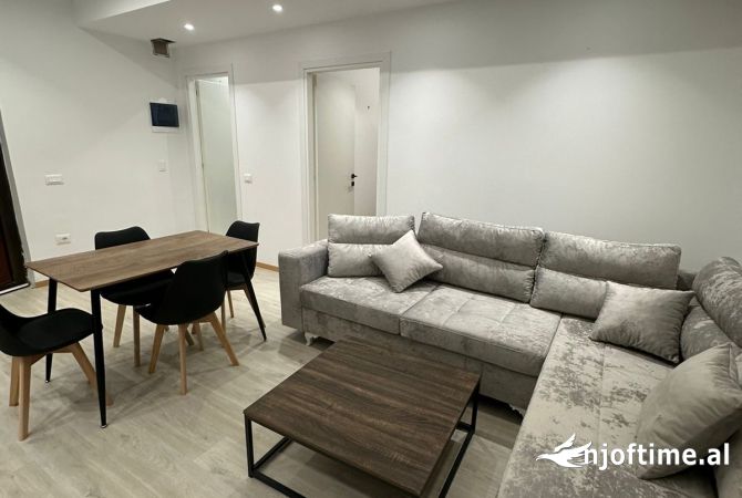 Shtepi me qera 1+1 ne Tirane - 65,000 Leke