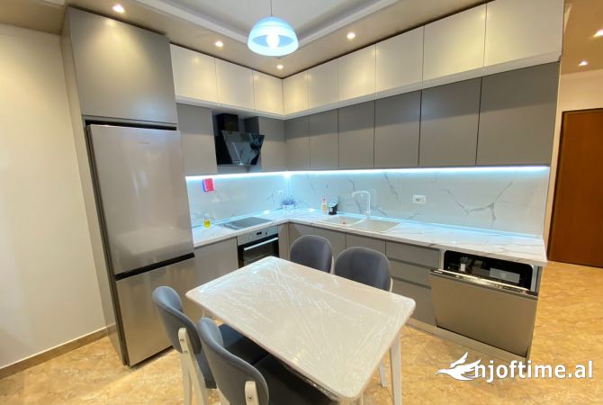 Shtepi me qera Apartament ne Tirane, 2+1, Mobilimi E mobiluar, Pagesa 800  Euro.