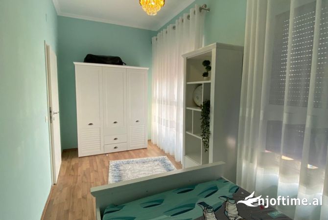 Shtepi me qera Apartament ne Tirane, 2+1, Mobilimi E mobiluar, Pagesa 500  Euro.