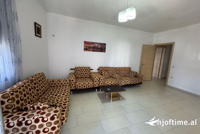 Shtepi me qera 2+1 ne Tirane - 400 Euro
