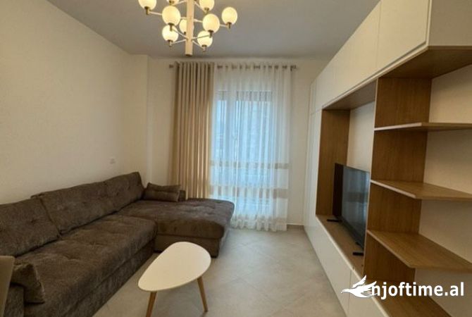 Shtepi me qera Apartament ne Tirane, 2+1, Mobilimi E mobiluar, Pagesa 650  Euro.