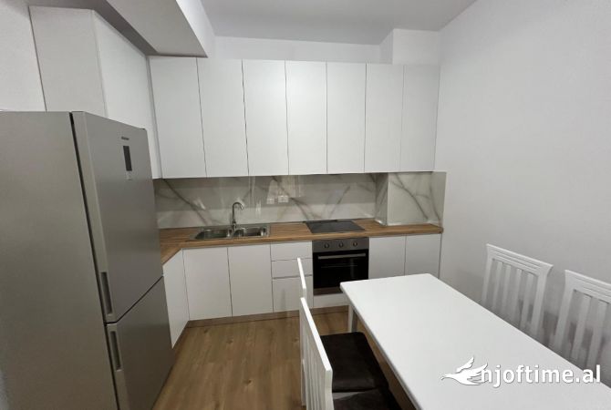 Shtepi me qera Apartament ne Tirane, 1+1, Mobilimi E mobiluar, Pagesa 350  Euro.