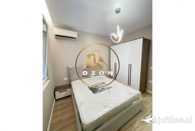 Shtepi ne shitje Apartament ne Tirane, 2+1, Mobilimi E mobiluar, Pagesa 140,000  Euro.