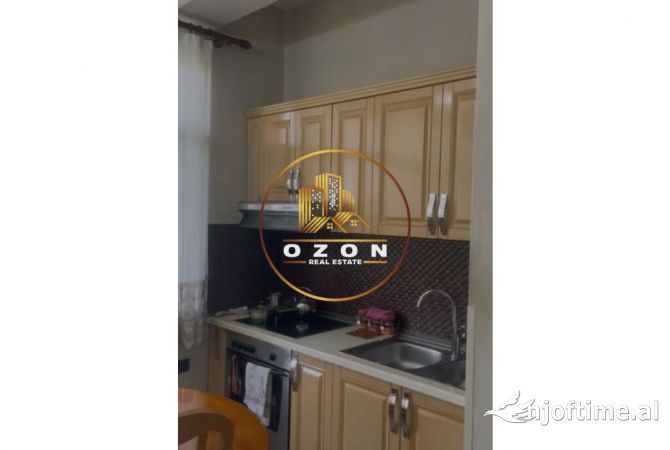 Shtepi ne shitje Apartament ne Tirane, 2+1, Mobilimi E mobiluar, Pagesa 100,000  Euro.