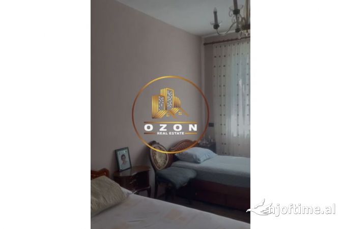 Shtepi ne shitje Apartament ne Tirane, 2+1, Mobilimi E mobiluar, Pagesa 100,000  Euro.