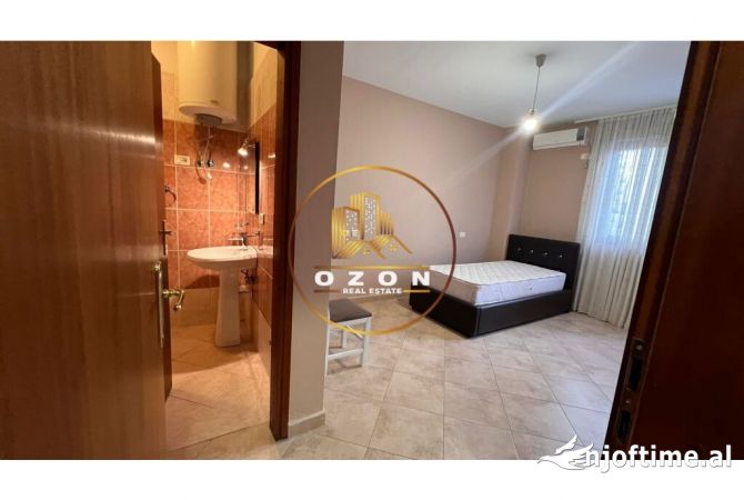Shtepi me qera Apartament ne Tirane, 3+1, Mobilimi E mobiluar, Pagesa 800  Euro.