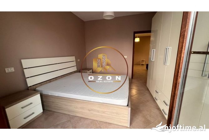 Shtepi me qera Apartament ne Tirane, 3+1, Mobilimi E mobiluar, Pagesa 800  Euro.