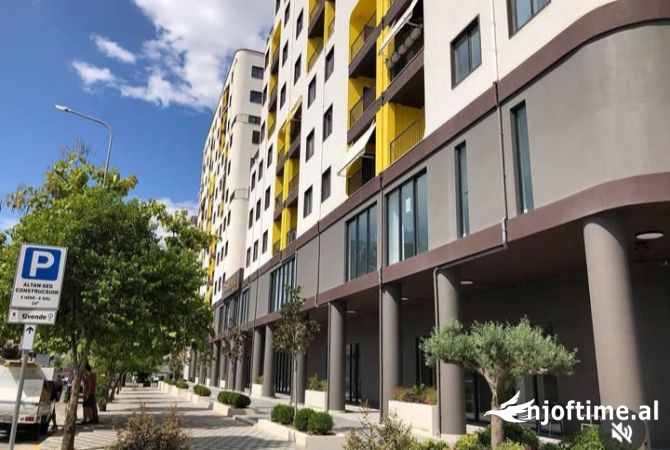 Ambient biznesi me qera 4+1 ne Tirane - 70,000 Leke