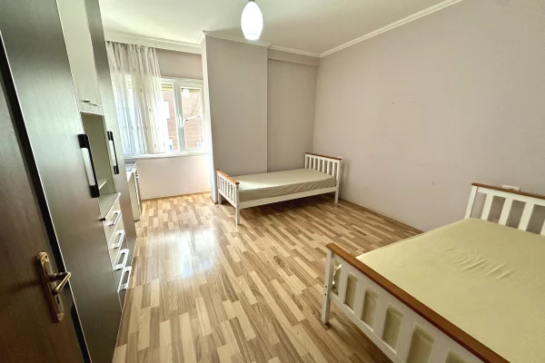 Shtepi me qera Apartament ne Tirane, 2+1, Mobilimi E mobiluar, Pagesa 600  Euro.