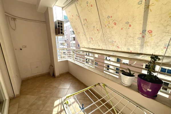 Shtepi me qera Apartament ne Tirane, 2+1, Mobilimi E mobiluar, Pagesa 600  Euro.