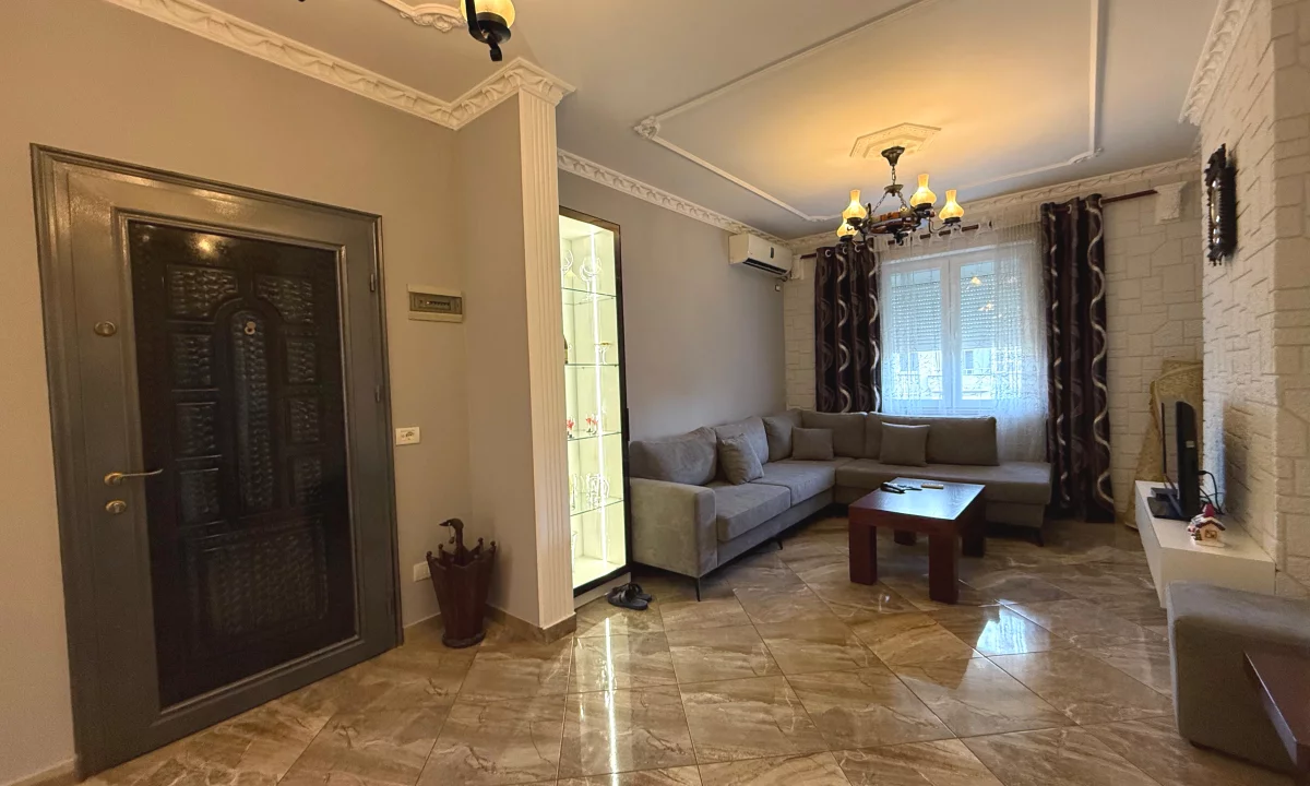 Shtepi me qera Apartament ne Tirane, 2+1, Mobilimi E mobiluar, Pagesa 800  Euro.