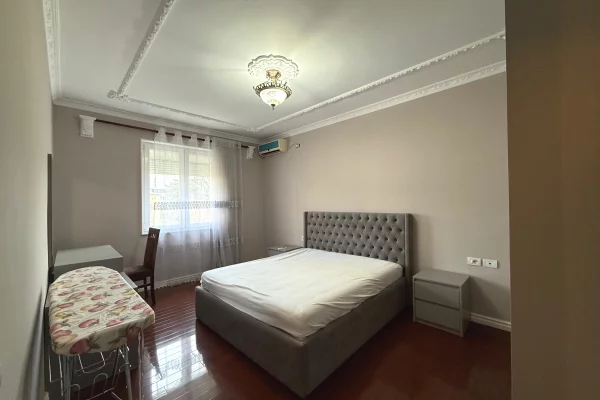 Shtepi me qera Apartament ne Tirane, 2+1, Mobilimi E mobiluar, Pagesa 800  Euro.