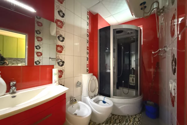 Shtepi me qera Apartament ne Tirane, 2+1, Mobilimi E mobiluar, Pagesa 800  Euro.