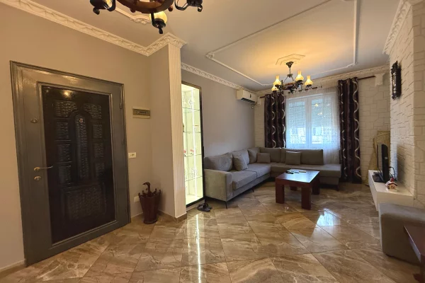 Apartament 2+1 me Qera ,Bllok