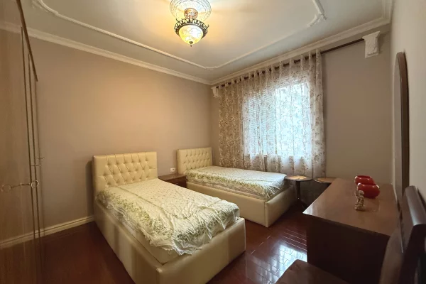 Shtepi me qera Apartament ne Tirane, 2+1, Mobilimi E mobiluar, Pagesa 800  Euro.
