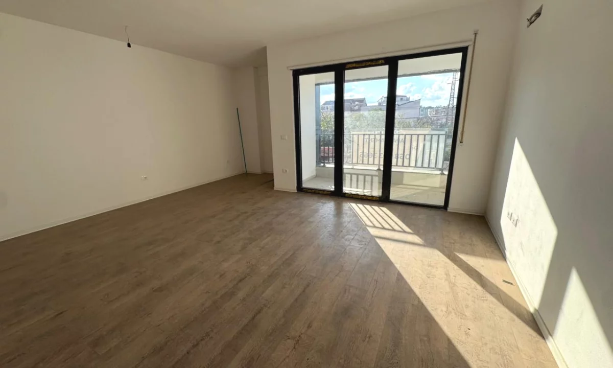 Shtepi ne shitje Apartament ne Tirane, 1+1, Mobilimi Bosh, pa mobiluar, Pagesa 149,530  Euro.