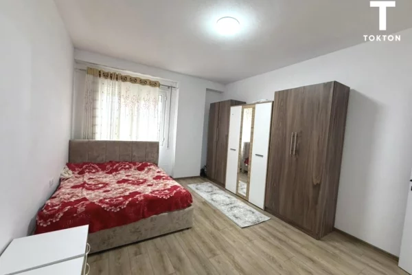Shtepi ne shitje Apartament ne Tirane, 2+1, Mobilimi E mobiluar, Pagesa 150,000  Euro.