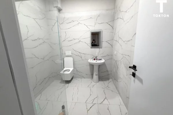 Shtepi ne shitje Apartament ne Tirane, 2+1, Mobilimi E mobiluar, Pagesa 150,000  Euro.