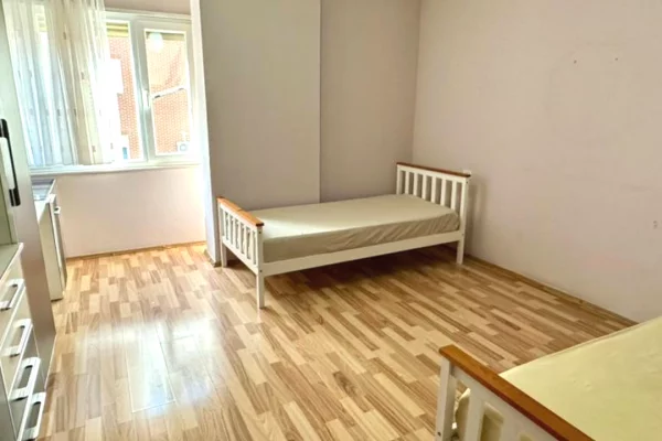 Shtepi me qera Apartament ne Tirane, 2+1, Mobilimi E mobiluar, Pagesa 550  Euro.