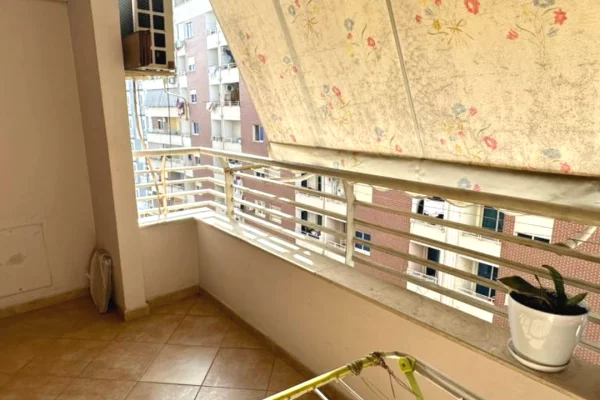 Shtepi me qera Apartament ne Tirane, 2+1, Mobilimi E mobiluar, Pagesa 550  Euro.
