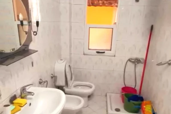 Shtepi me qera 1+1 ne Tirane - 45,000 Leke