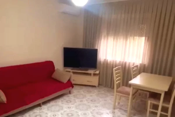 Shtepi me qera Apartament ne Tirane, 1+1, Mobilimi E mobiluar, Pagesa 45,000  Leke.