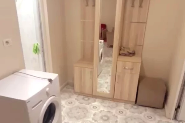 Shtepi me qera Apartament ne Tirane, 1+1, Mobilimi E mobiluar, Pagesa 45,000  Leke.