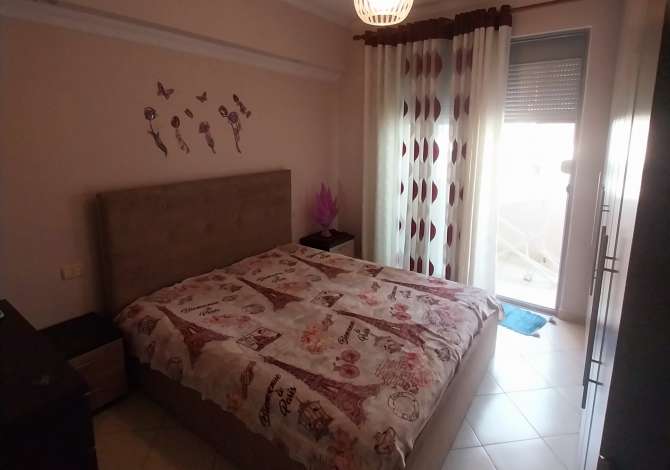 Shtepi me qera Apartament ne Tirane, 2+1, Mobilimi E mobiluar, Pagesa 450  Euro.