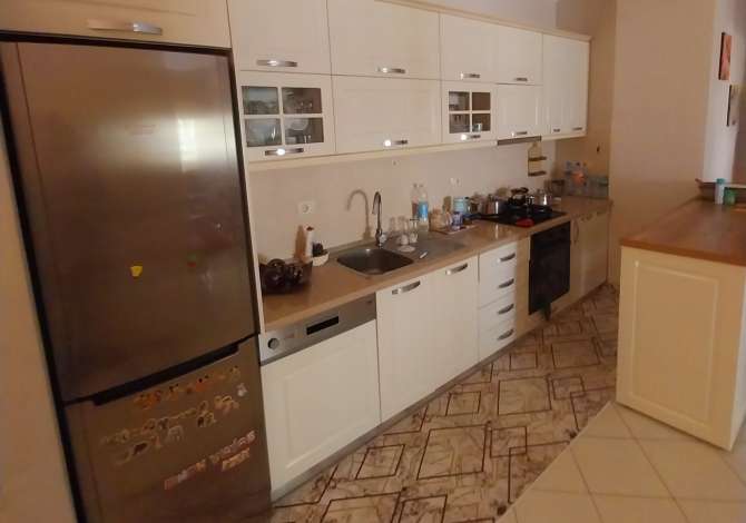 Shtepi me qera Apartament ne Tirane, 2+1, Mobilimi E mobiluar, Pagesa 450  Euro.