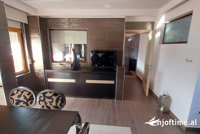Shtepi me qera 1+1 ne Tirane - 950 Euro