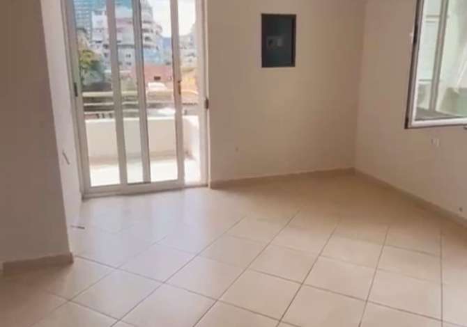 Ambient biznesi me qera 3+1 ne Tirane - 800 Euro